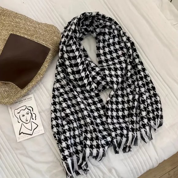 Set of 3 Houndstooth Fringe Scarves / NWOT - Picture 3 of 11